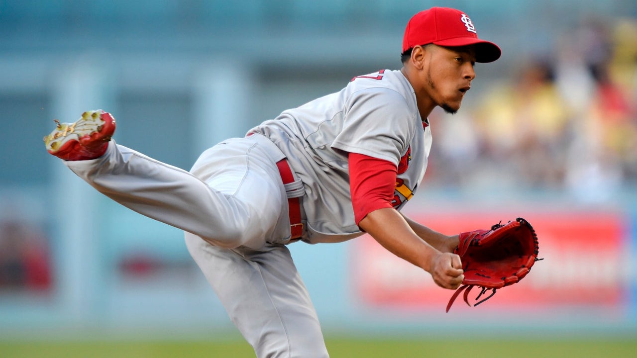 Martinez's mission? Keep Cardinals' momentum vs. Twins going in Minneapolis